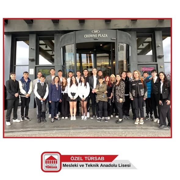 Turizm ve aşçılık öğrencilerimiz, Crowne Plaza Hotel'e gerçekleştirdikleri ziyaretle sektörün dinamiklerini yakından tanıma fırsatı elde ettiler.