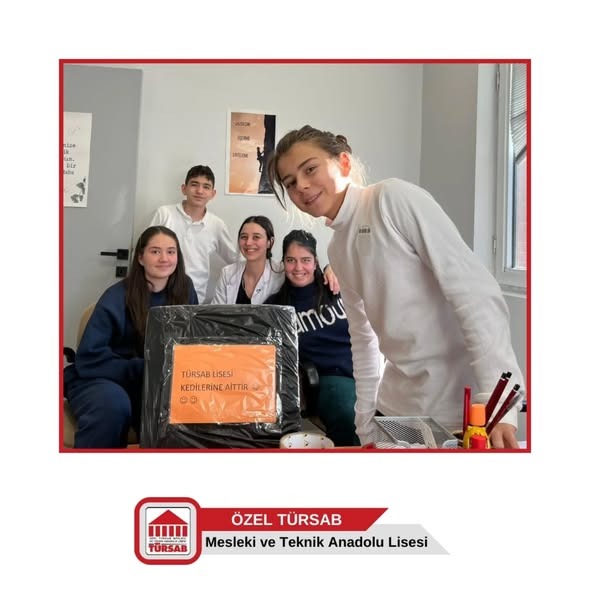 Duyarlı öğrencilerimiz bu soğuk kış günlerinde sokak canlarımızı unutmadı. Öğrencilerimizle birlikte minik dostlarımız için kedi yuvaları hazırladık.