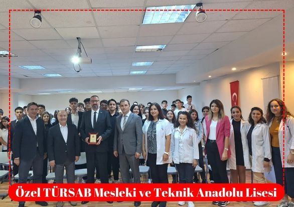 TÜRSAB Orta Anadolu Bölge Temsil Kurulu Başkanı Sayın Cevat Engin Şahin öğrencilerimize "Turizm ve Seyahat Acenteciliği" konulu seminer vermiştir.