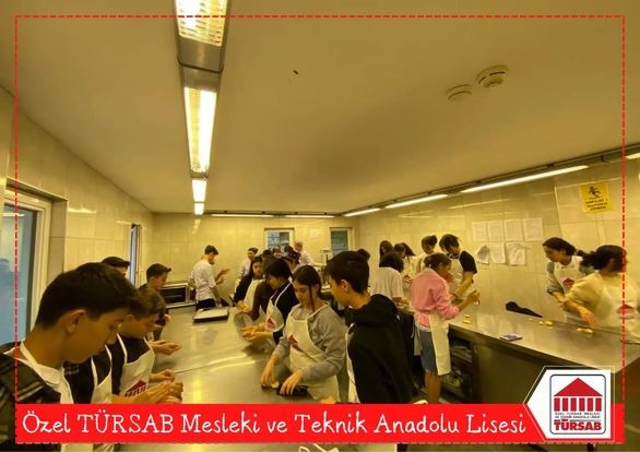Hüseyin Güllüoğlu Ortaokulu Okulumuza Gezi Düzenlemiştir